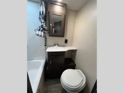 2018 Forest River Wildwood X-Lite 191RDXL photo 13