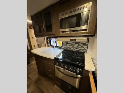 2018 Forest River Wildwood X-Lite 191RDXL photo 18