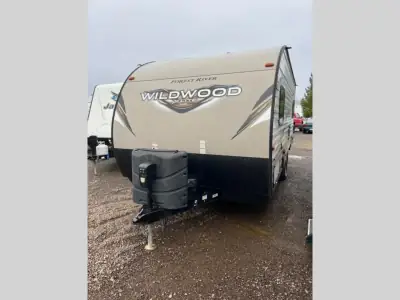 2018 Forest River Wildwood X-Lite 191RDXL photo 3