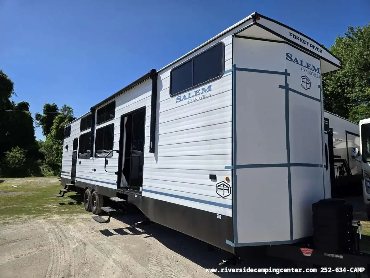 2026 Forest River Salem Salem Villa Grand 42ICE exterior