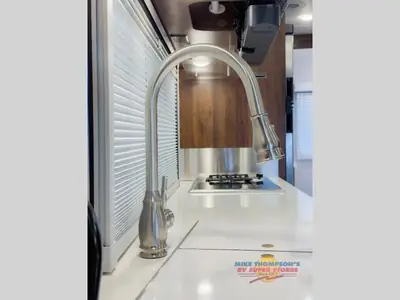 2025 Winnebago Navion photo 15