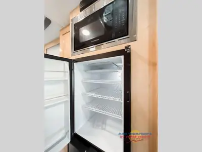 2026 Coachmen RV Beyond photo 18