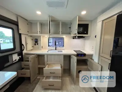 2027 Ember Touring Edition 2400RKL photo 23