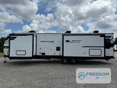 2026 Heartland Prowler 3301RLT photo 9