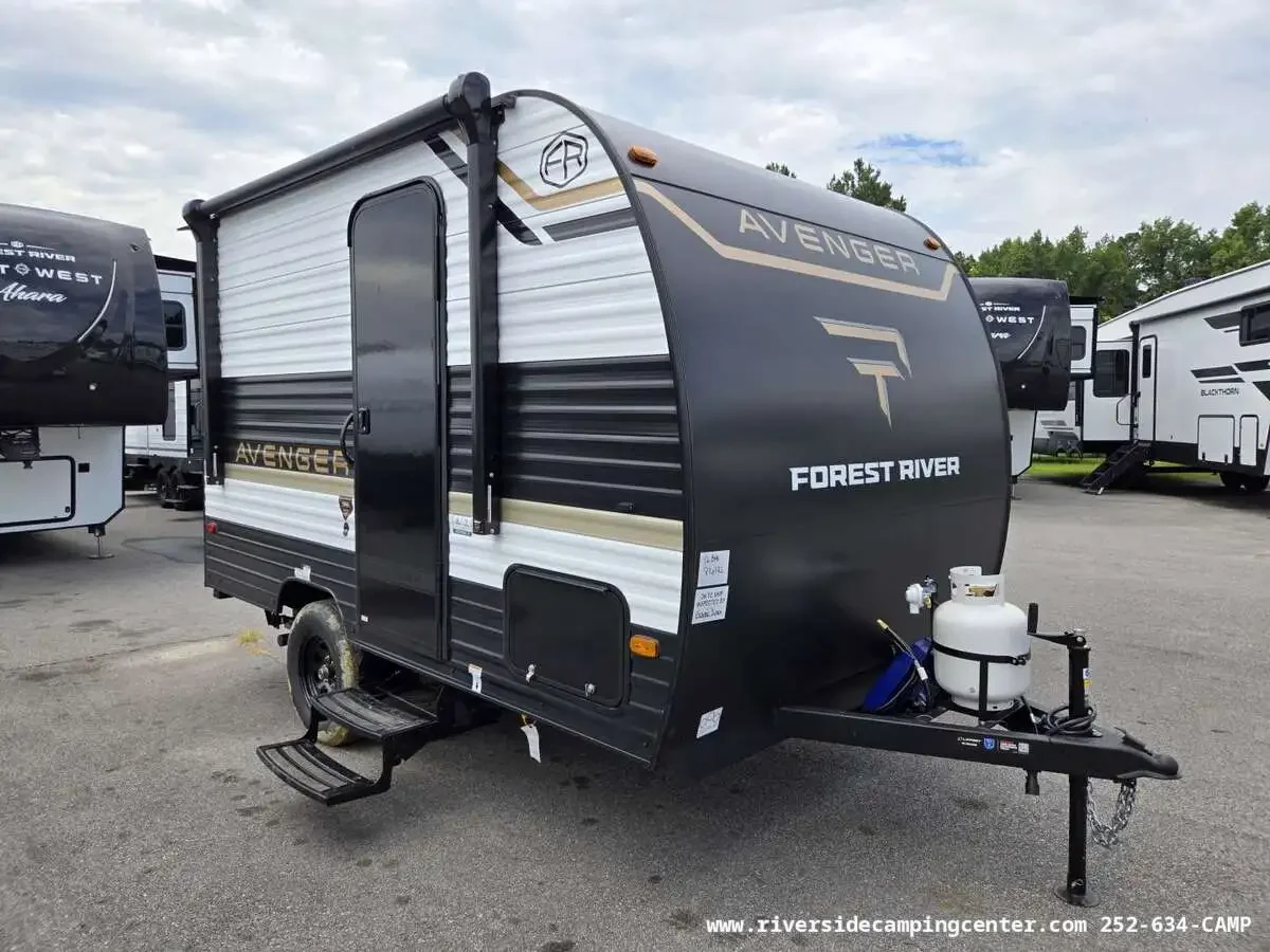 2027 Prime Time Avenger LT 12BHX exterior
