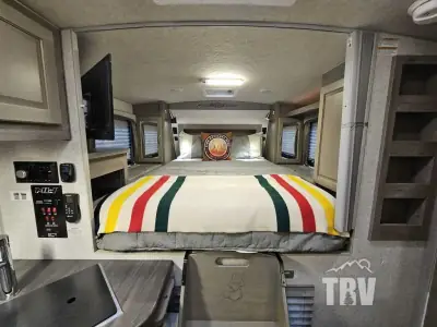 2025 Northwood Mfg Arctic Fox Camper 990 photo 5