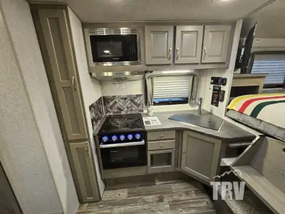 2025 Northwood Mfg Arctic Fox Camper 990 photo 7