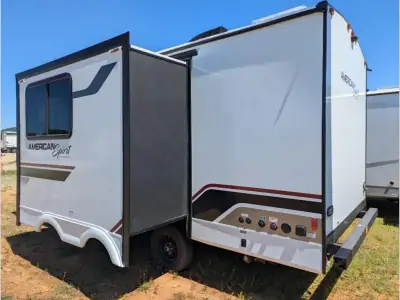 2027 Coachmen American Spirit Ultra Lite 2353RB photo 4