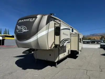 2020 Jayco Pinnacle 37MDQS photo 3