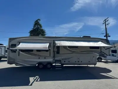 2020 Jayco Pinnacle 37MDQS photo 8