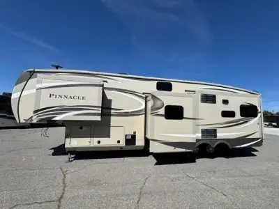 2020 Jayco Pinnacle 37MDQS photo 4