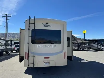 2020 Jayco Pinnacle 37MDQS photo 6