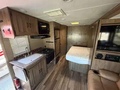 2016 Mercedes-Benz Coachman Prism 2200LE photo 17