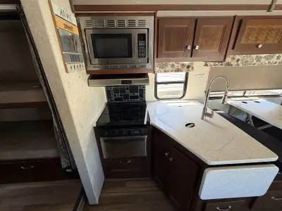 2018 Forest River FORESTER 3271S photo 15
