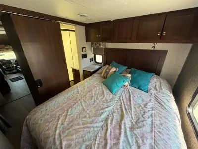 2018 Forest River FORESTER 3271S photo 29