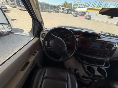 2018 Forest River FORESTER 3271S photo 11