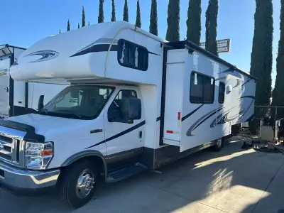 2018 Forest River FORESTER 3271S photo 3