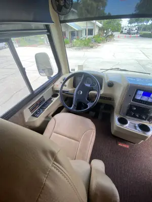 2015 Tiffin Motorhomes Breeze 32BR photo 30