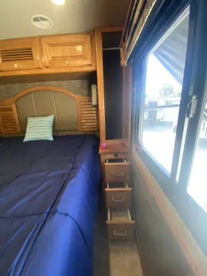2015 Tiffin Motorhomes Breeze 32BR photo 76