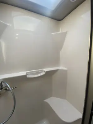2015 Tiffin Motorhomes Breeze 32BR photo 66