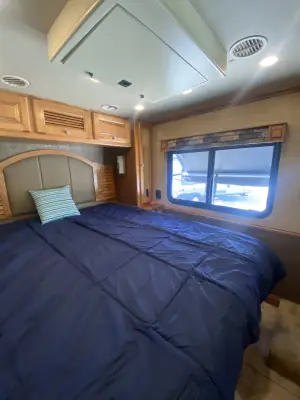 2015 Tiffin Motorhomes Breeze 32BR photo 70
