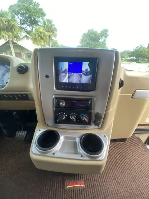 2015 Tiffin Motorhomes Breeze 32BR photo 29