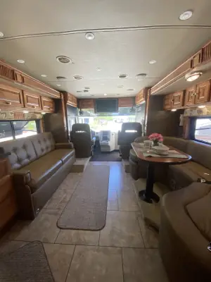 2015 Tiffin Motorhomes Breeze 32BR photo 86