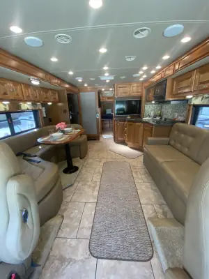2015 Tiffin Motorhomes Breeze 32BR photo 58