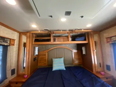 2015 Tiffin Motorhomes Breeze 32BR photo 81