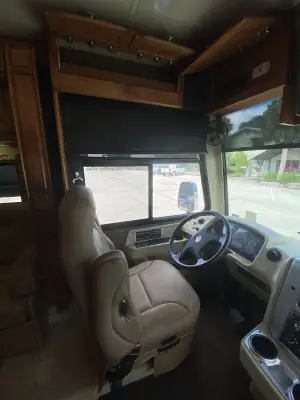 2015 Tiffin Motorhomes Breeze 32BR photo 34