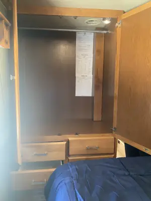 2015 Tiffin Motorhomes Breeze 32BR photo 75