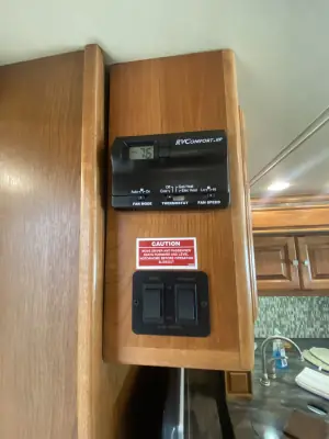 2015 Tiffin Motorhomes Breeze 32BR photo 51