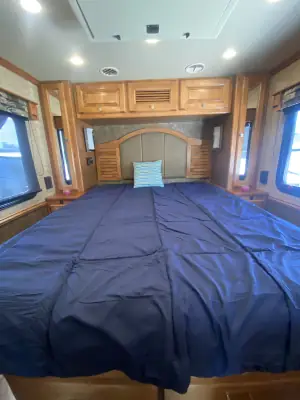 2015 Tiffin Motorhomes Breeze 32BR photo 78
