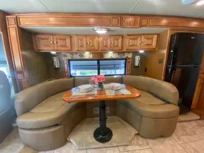 2015 Tiffin Motorhomes Breeze 32BR photo 56