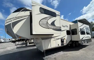 2018 Grand Design SOLITUDE 344GK photo 4