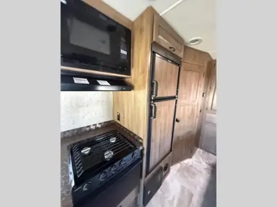 2018 Coachmen Prism 2200 FS photo 18