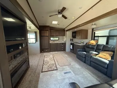 2019 Forest River ROCKWOOD SIGNATURE ULTRA LITE 8290BS photo 15