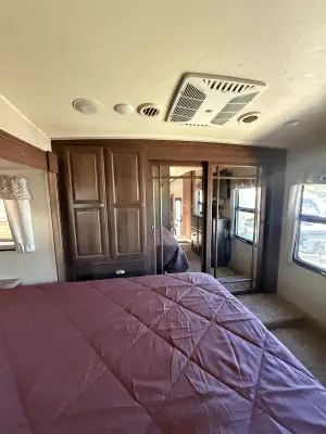 2019 Forest River ROCKWOOD SIGNATURE ULTRA LITE 8290BS photo 37