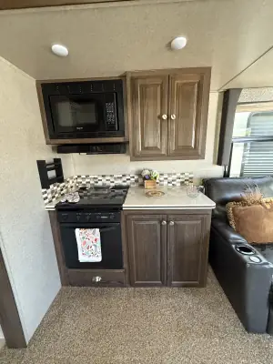 2019 Forest River ROCKWOOD SIGNATURE ULTRA LITE 8290BS photo 18