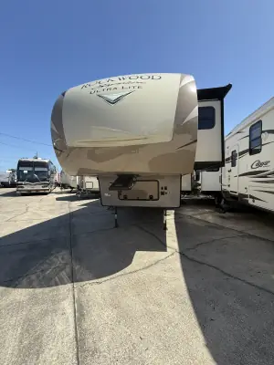 2019 Forest River ROCKWOOD SIGNATURE ULTRA LITE 8290BS photo 12