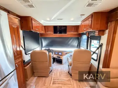 2017 Fleetwood Discovery LXE 40G photo 43