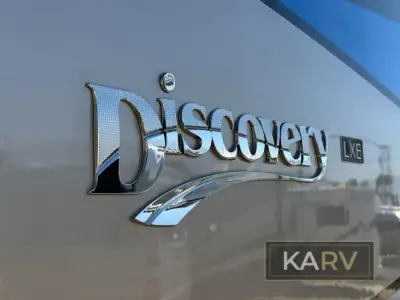 2017 Fleetwood Discovery LXE 40G photo 8