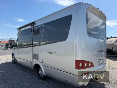 2017 Leisure Travel Unity U24FX photo 5