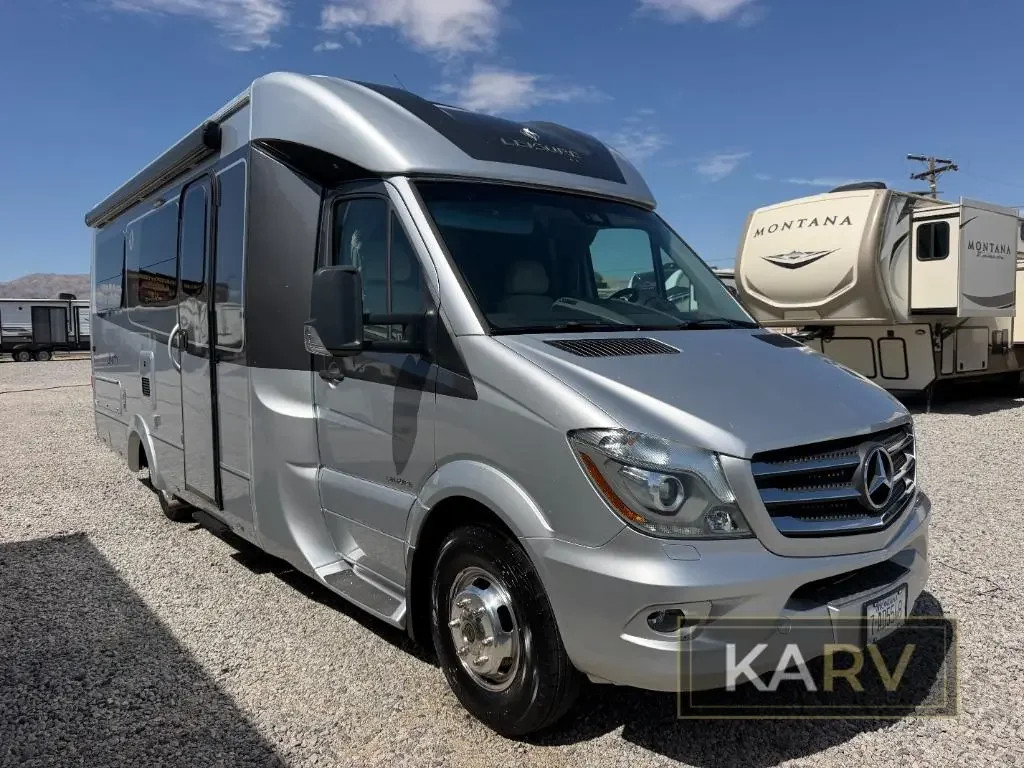 2017 Leisure Travel Unity U24FX exterior