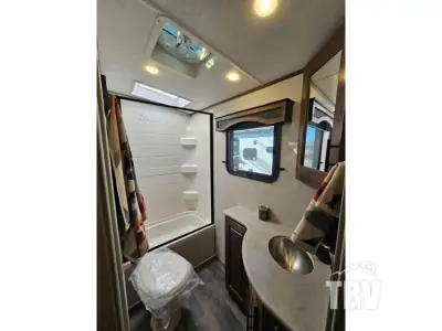 2025 Outdoors Timber Ridge Titanium Series 28BKS photo 8