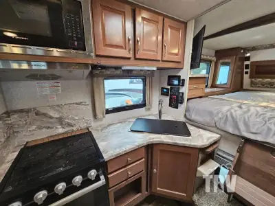2023 Northwood Mfg Arctic Fox Camper 990 Wet Bath photo 10