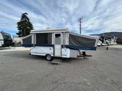 2008 Fleetwood AMERICANA CHEYENNE photo 2