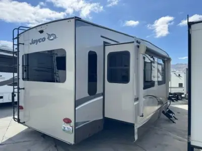 2020 Jayco EAGLE 321RSTS photo 4
