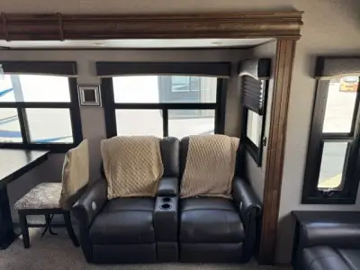2020 Jayco EAGLE 321RSTS photo 18