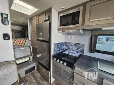 2026 Northwood Mfg Arctic Fox Camper 865 photo 11